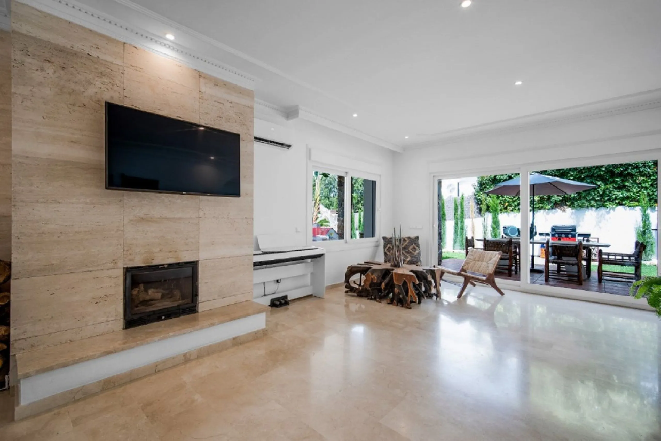 Beautifully renovated Private villa in Dame de Noche