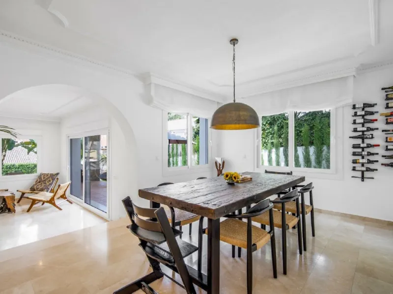 Beautifully renovated Private villa in Dame de Noche