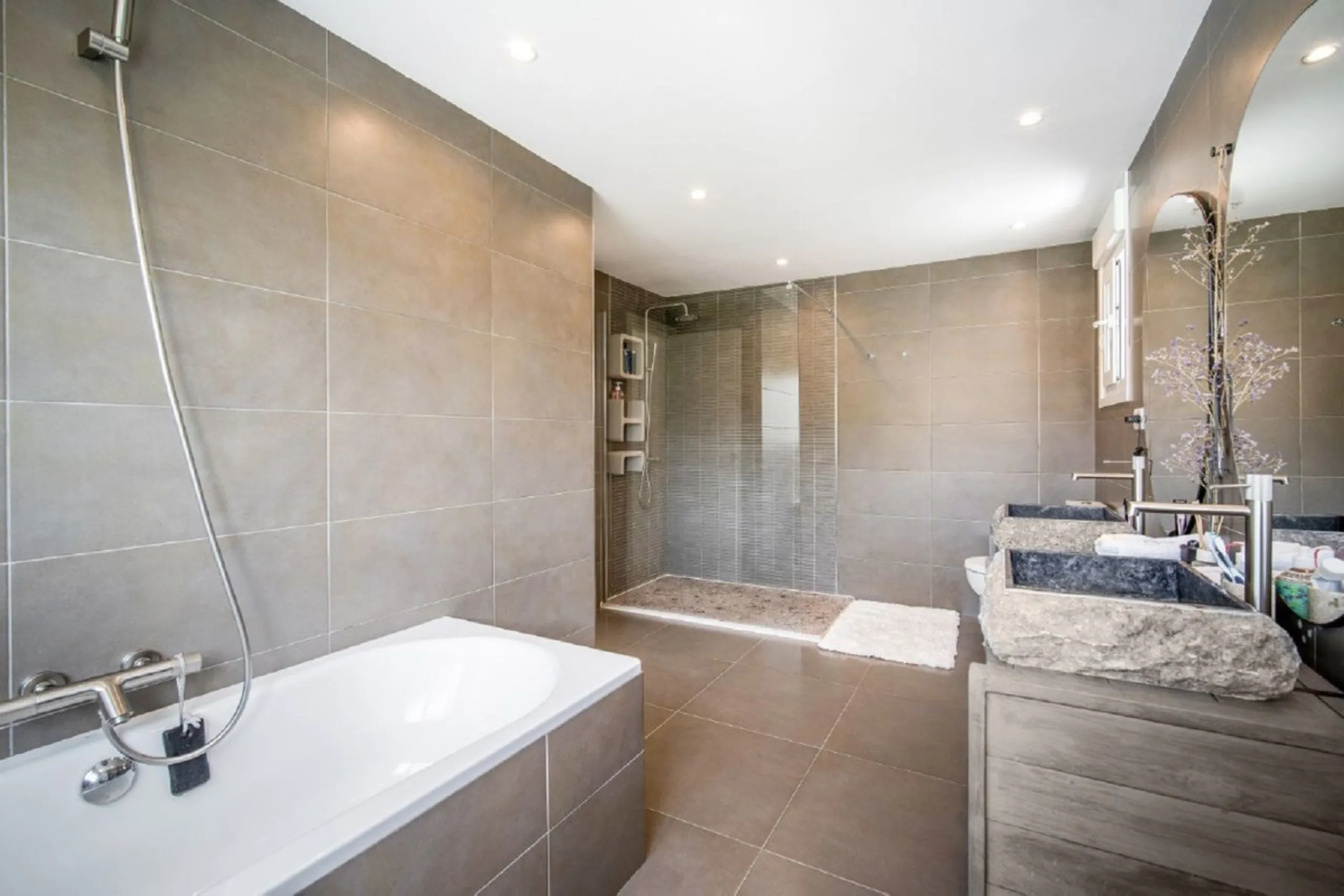 Beautifully renovated Private villa in Dame de Noche