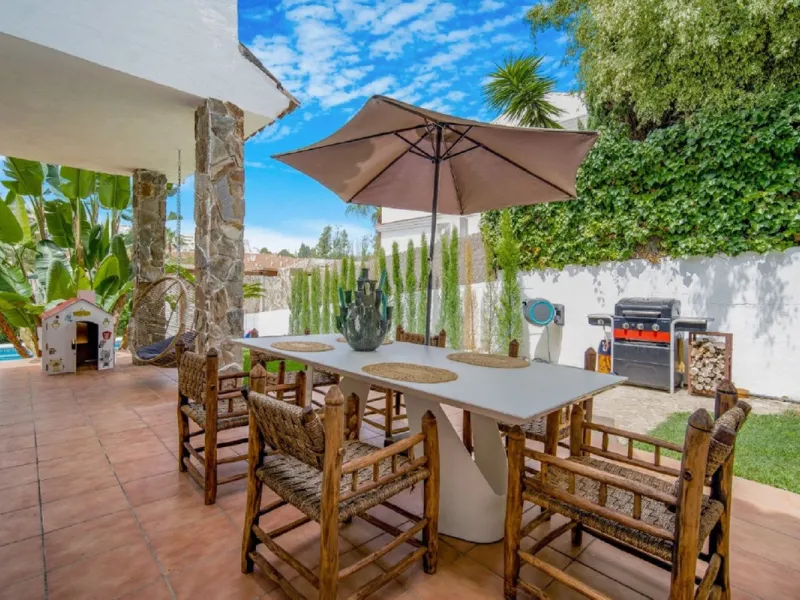 Beautifully renovated Private villa in Dame de Noche