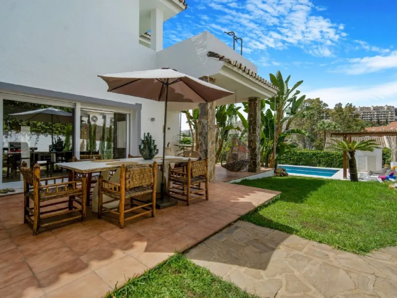 Beautifully renovated Private villa in Dame de Noche