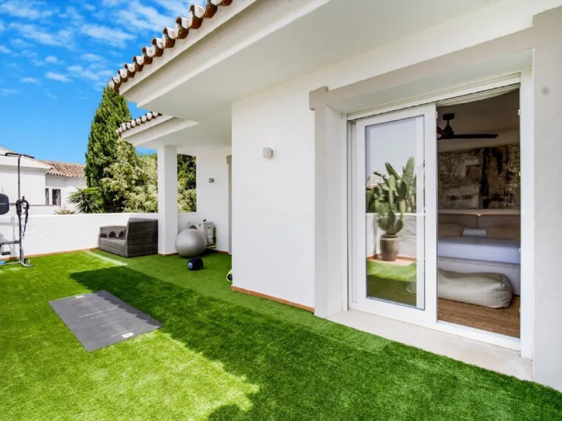 Beautifully renovated Private villa in Dame de Noche