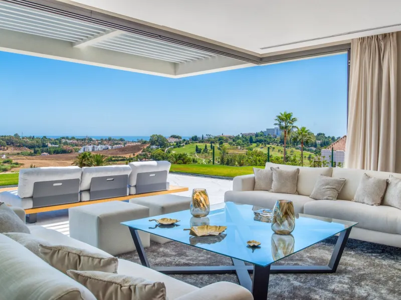 Apartment - Middle Floor Apartment в продаже в El Paraiso, Málaga. В доме 3 спален и 2 ванных комнат. Площадь дома 180 м²