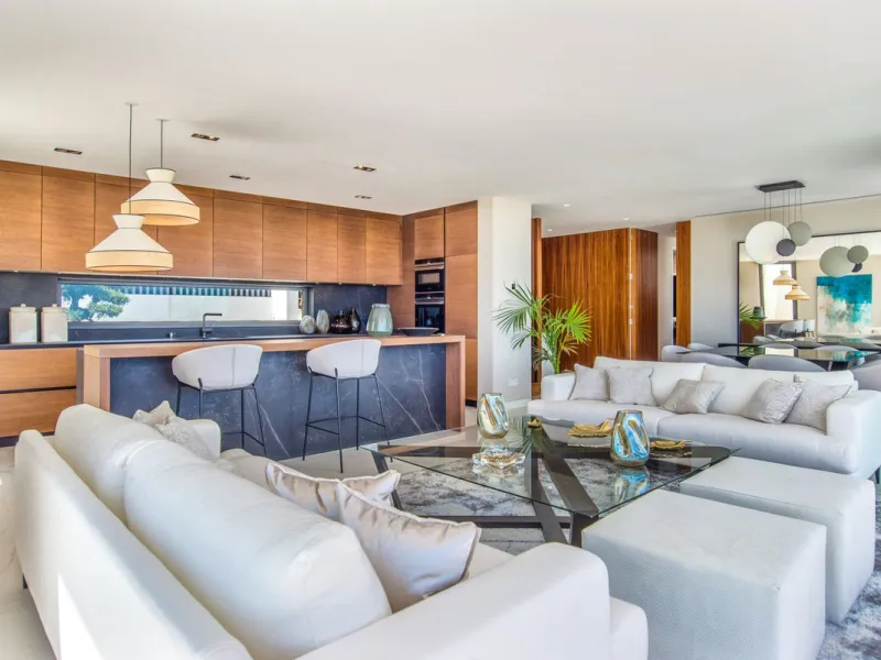 Apartment - Middle Floor Apartment в продаже в El Paraiso, Málaga. В доме 3 спален и 2 ванных комнат. Площадь дома 180 м²
