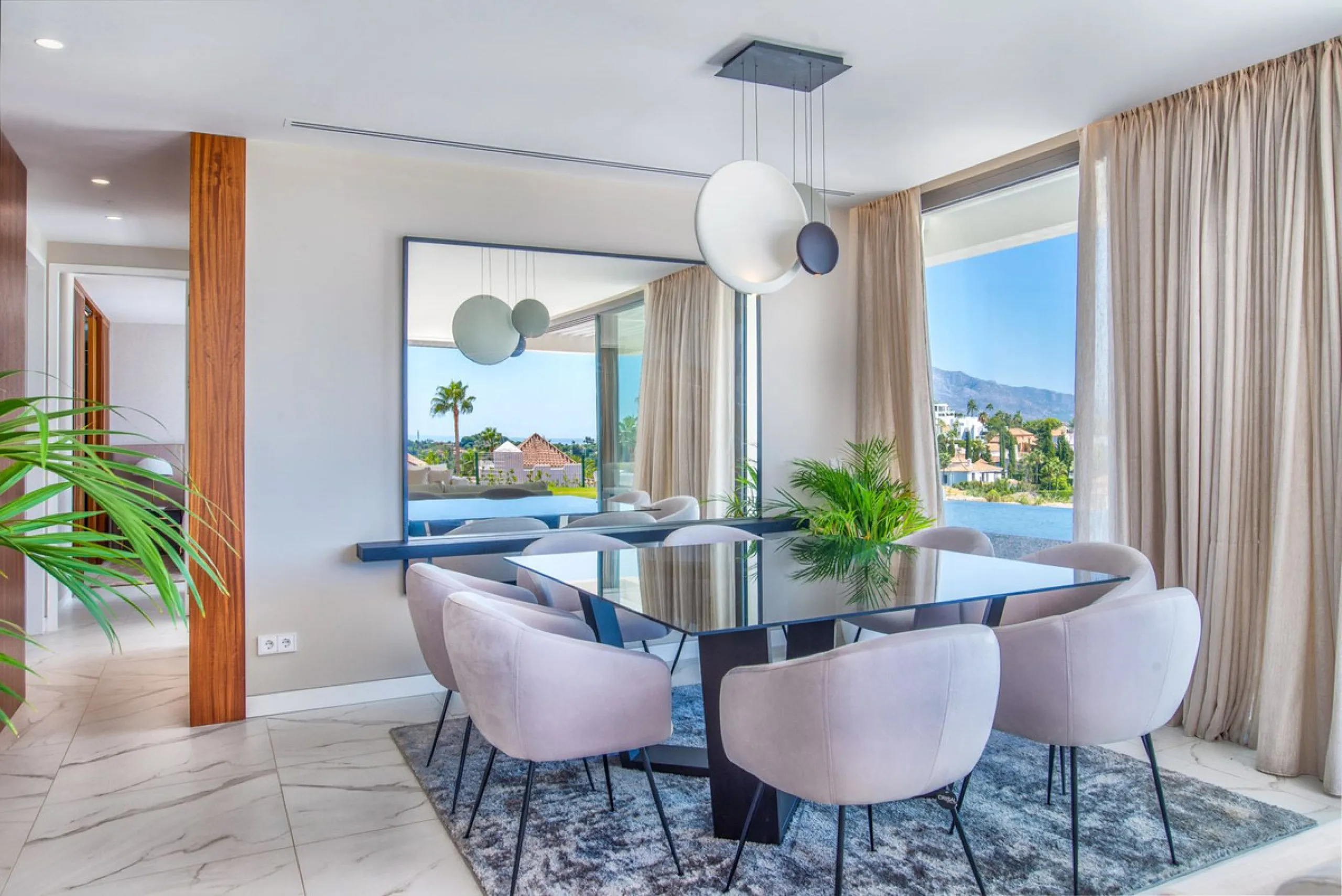 Apartment - Middle Floor Apartment в продаже в El Paraiso, Málaga. В доме 3 спален и 2 ванных комнат. Площадь дома 180 м²