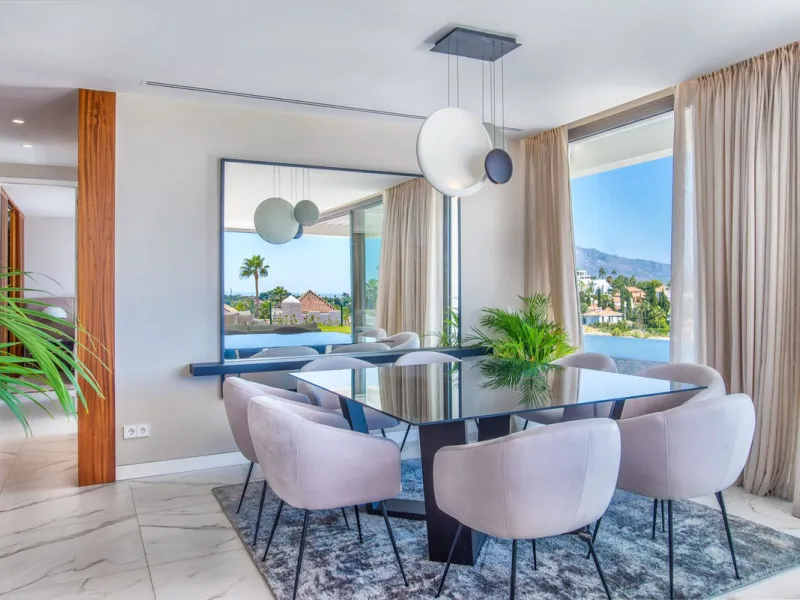 Apartment - Middle Floor Apartment в продаже в El Paraiso, Málaga. В доме 3 спален и 2 ванных комнат. Площадь дома 180 м²