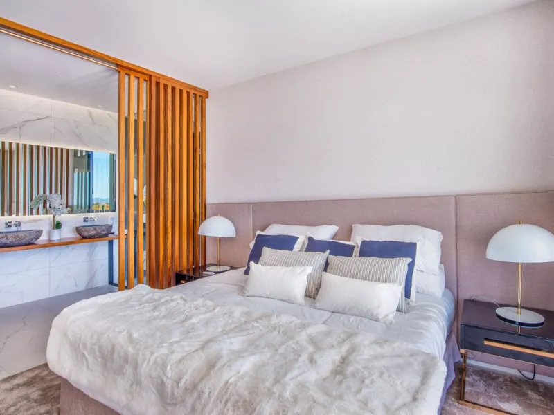 Apartment - Middle Floor Apartment в продаже в El Paraiso, Málaga. В доме 3 спален и 2 ванных комнат. Площадь дома 180 м²