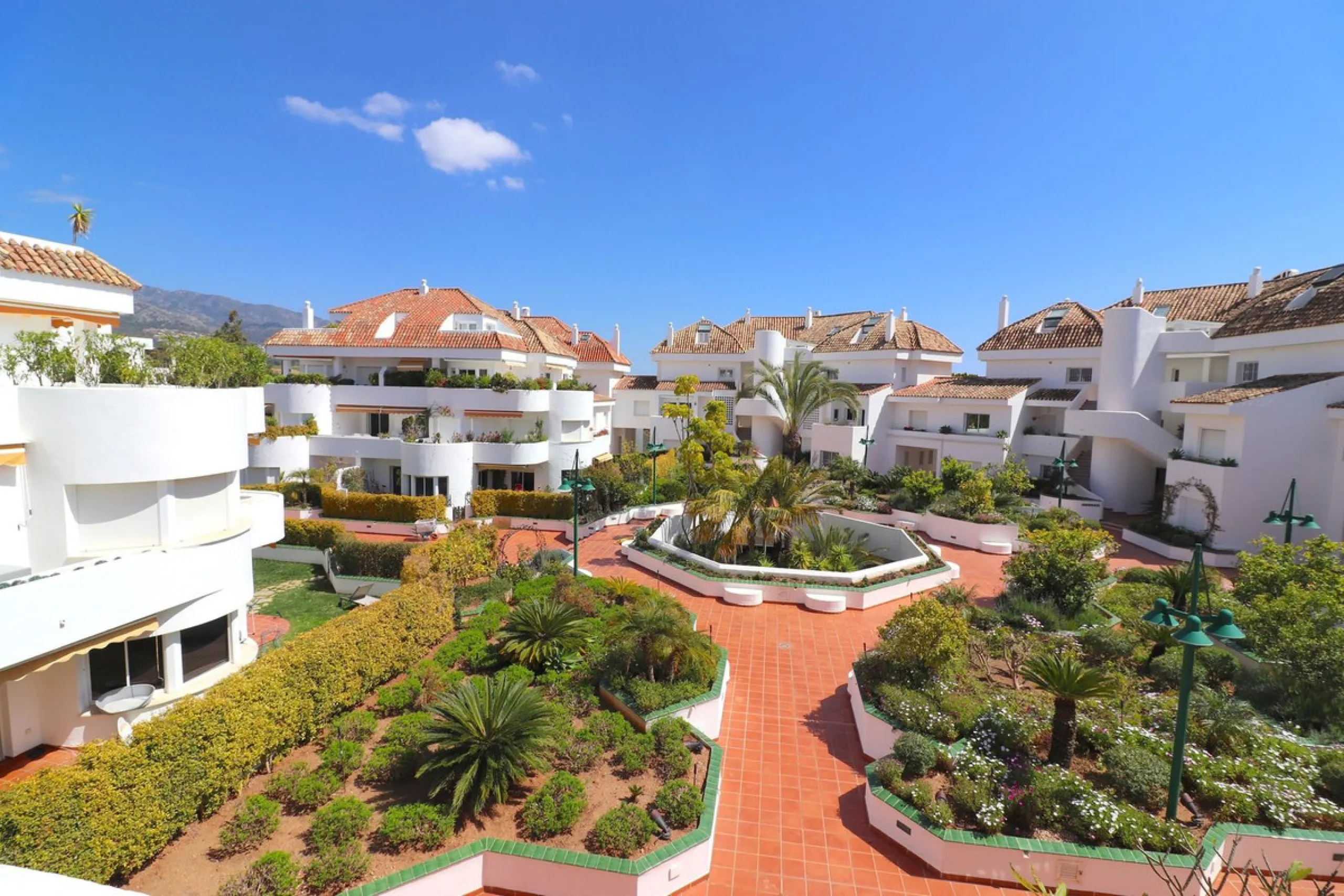 This bright penthouse is situated within one of the most prestigious gated communities in Las Lomas del Marbella Club, offering 24-hour concierge service, security, and lush gardens with three swimming pools (including a heated one).
