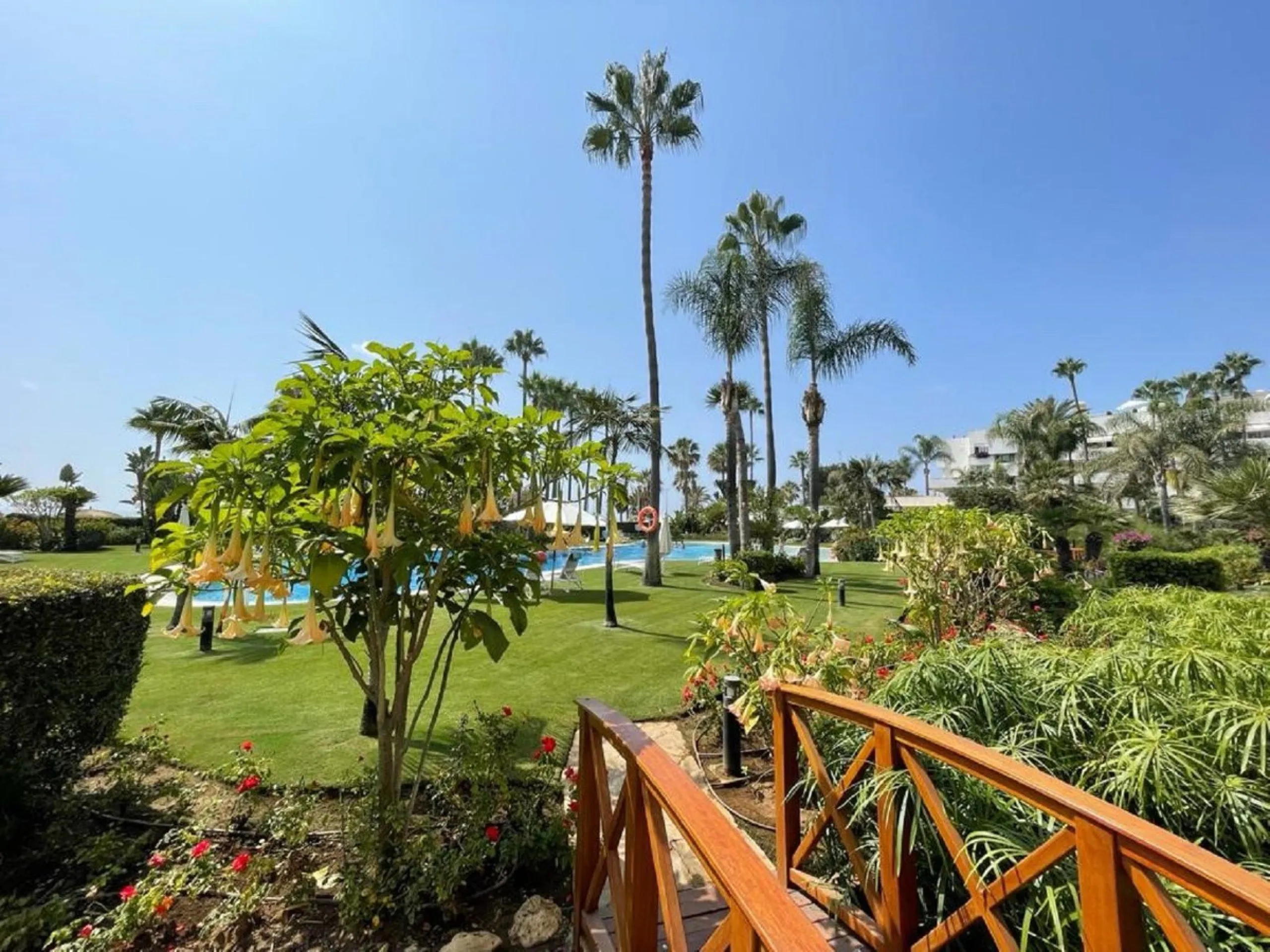 SECOND FLOOR APARTMENT IN LOS GRANADOS II IN PUERTO BANUS