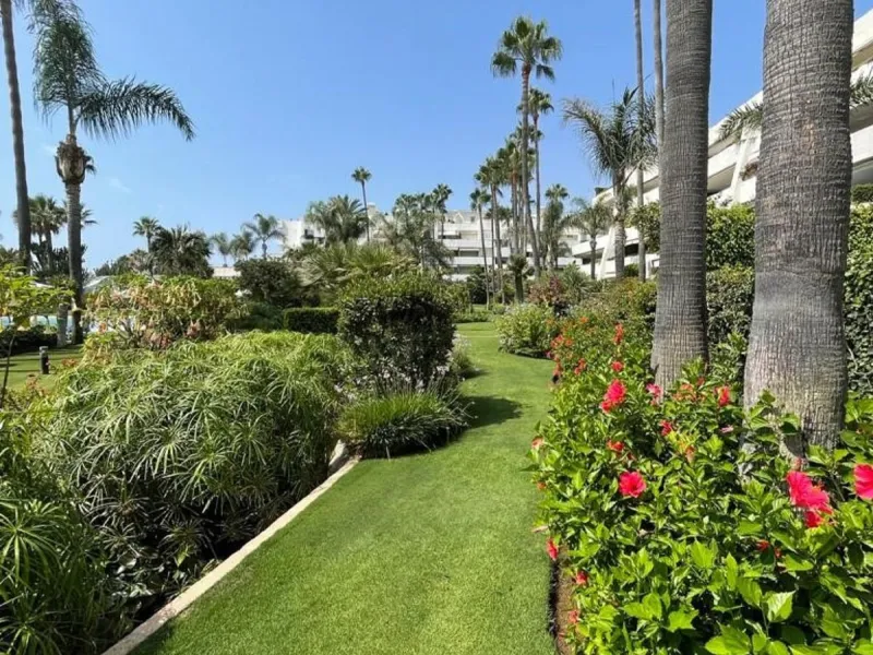 SECOND FLOOR APARTMENT IN LOS GRANADOS II IN PUERTO BANUS