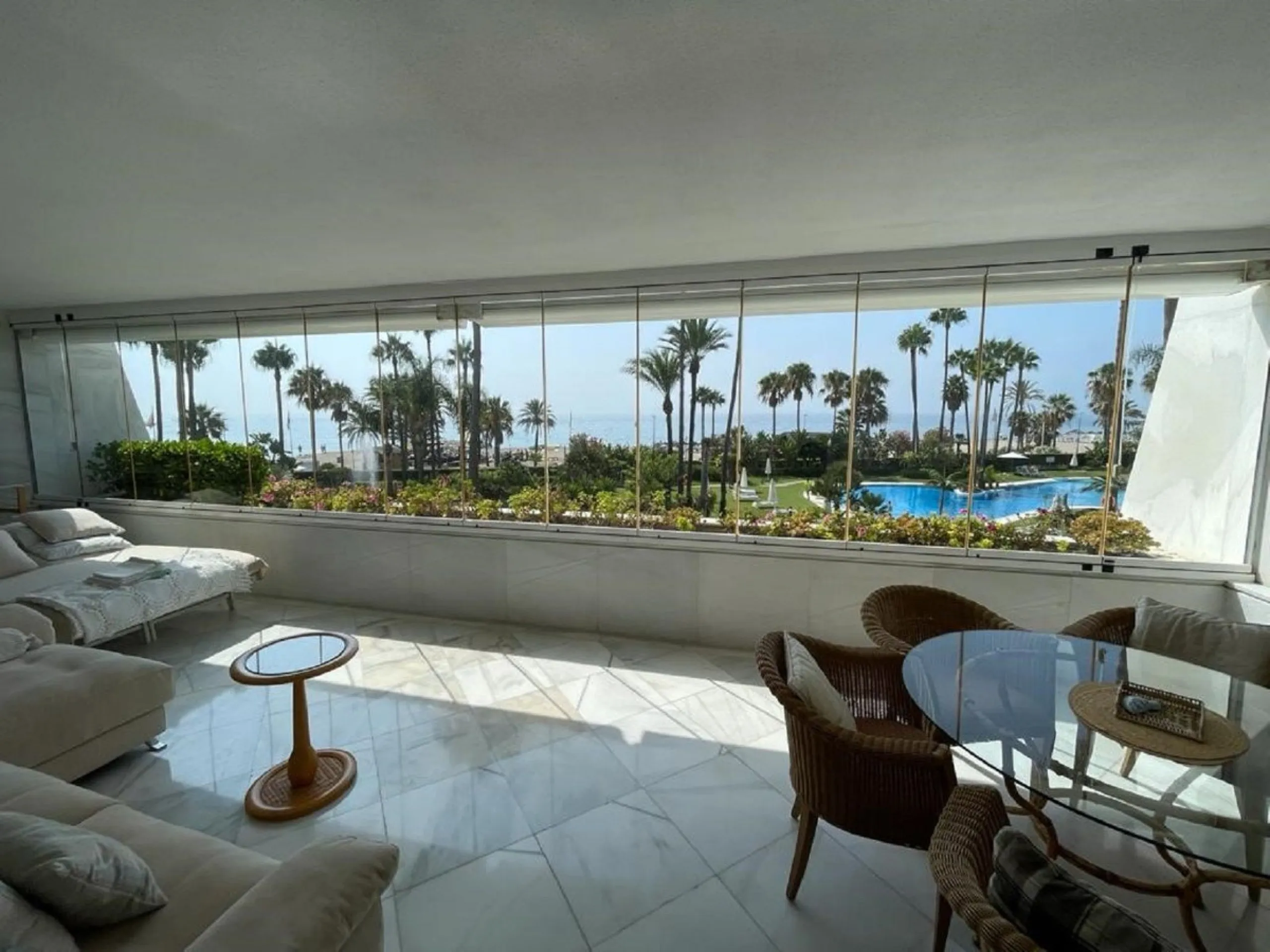 SECOND FLOOR APARTMENT IN LOS GRANADOS II IN PUERTO BANUS