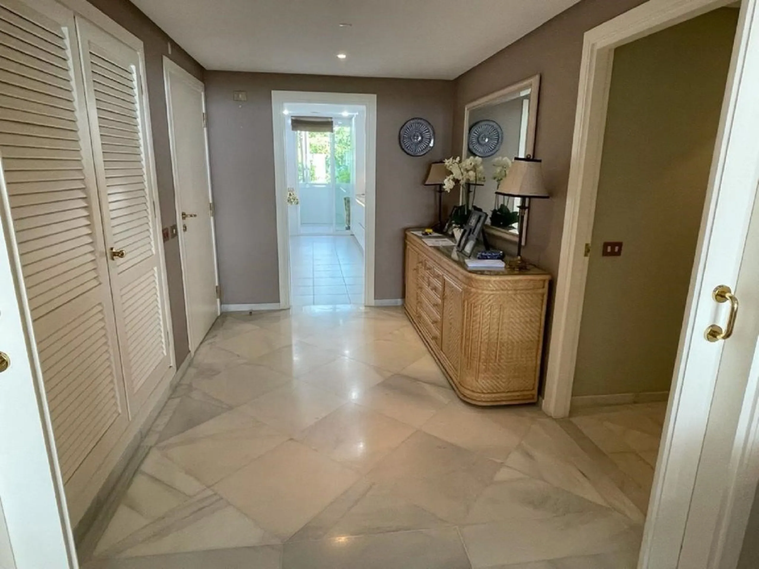 SECOND FLOOR APARTMENT IN LOS GRANADOS II IN PUERTO BANUS