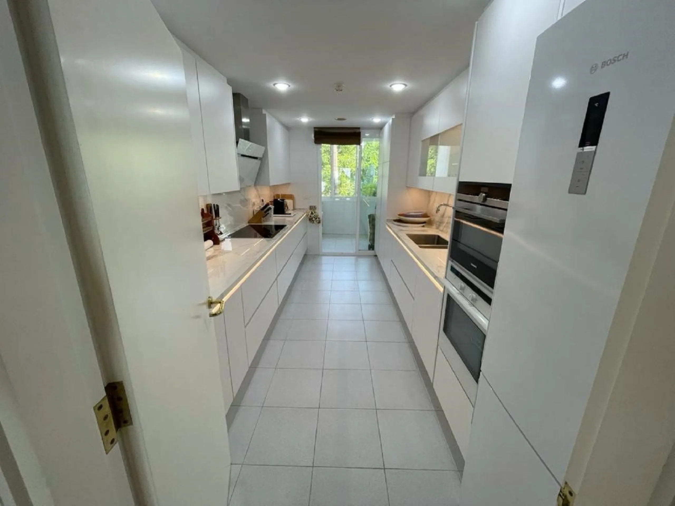 SECOND FLOOR APARTMENT IN LOS GRANADOS II IN PUERTO BANUS