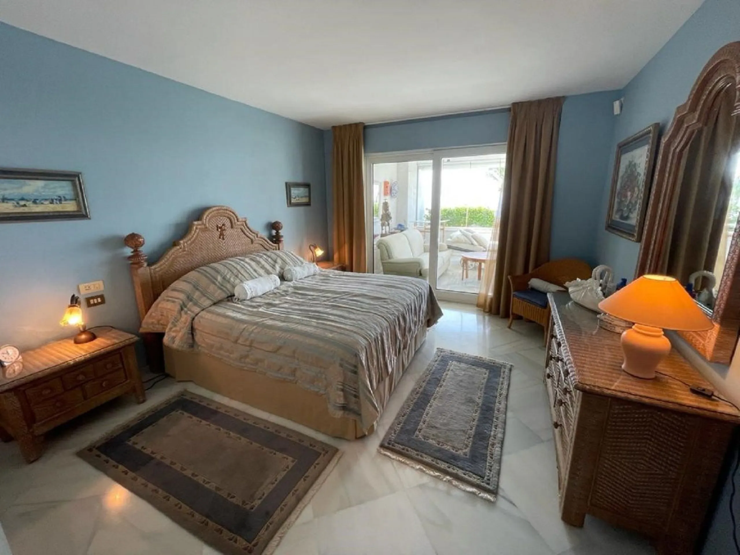 SECOND FLOOR APARTMENT IN LOS GRANADOS II IN PUERTO BANUS