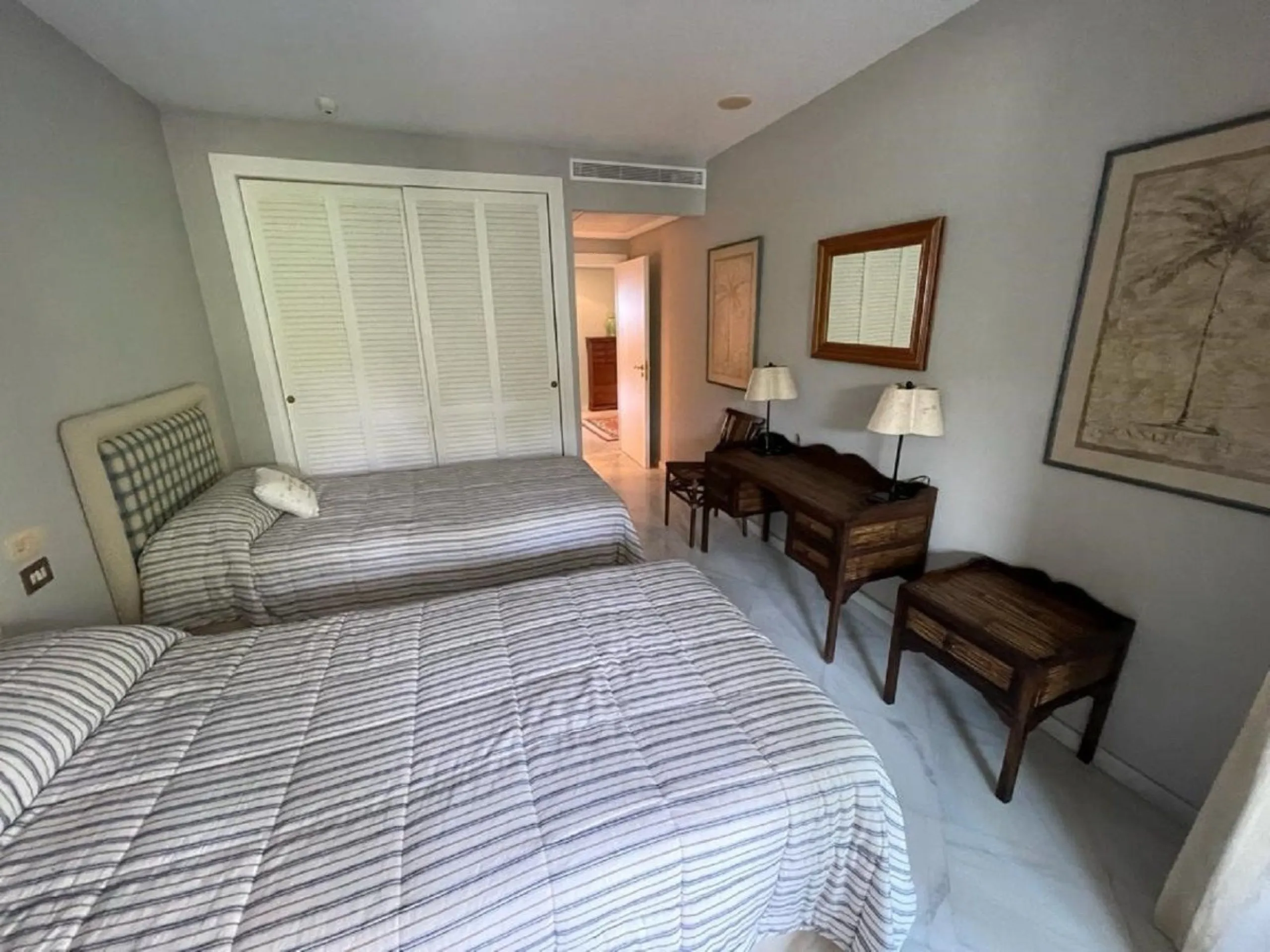 SECOND FLOOR APARTMENT IN LOS GRANADOS II IN PUERTO BANUS