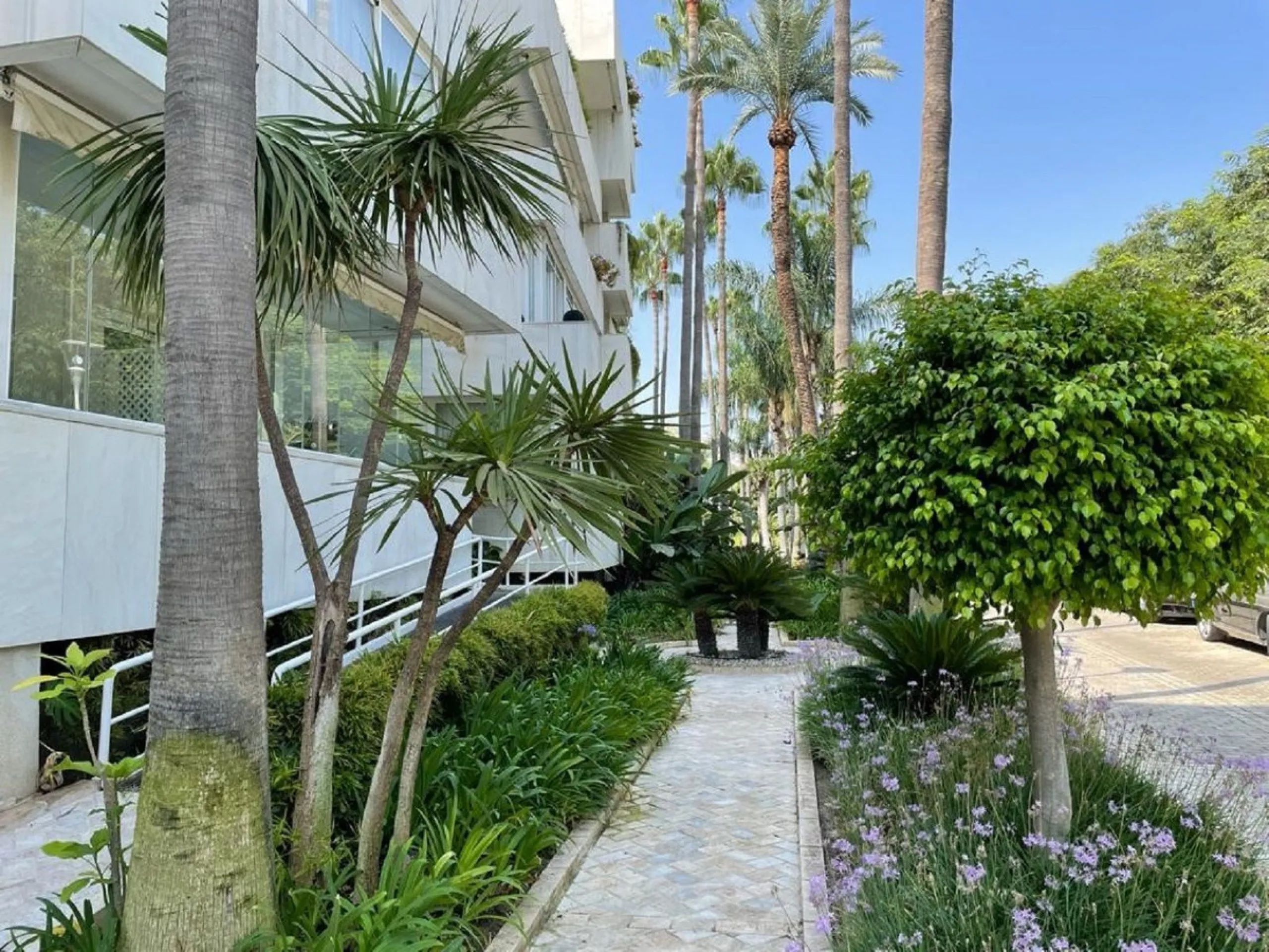 SECOND FLOOR APARTMENT IN LOS GRANADOS II IN PUERTO BANUS