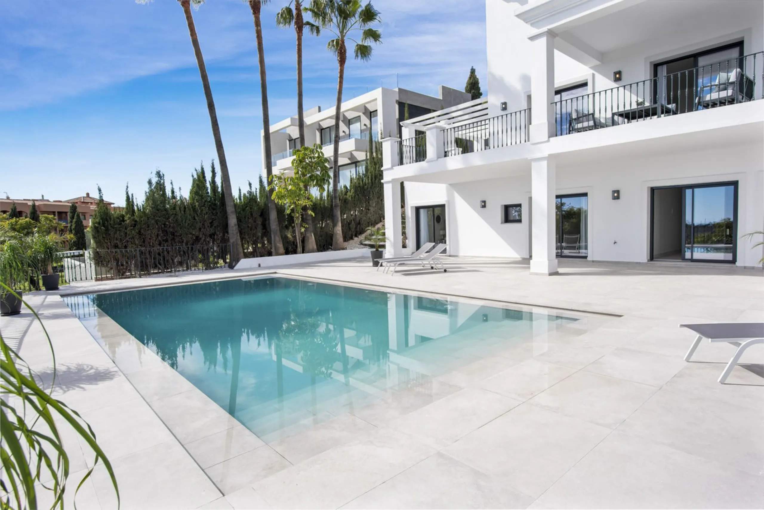 Fully renovated (key ready) completely furnished villa in the Los Flamingos Golf Resort