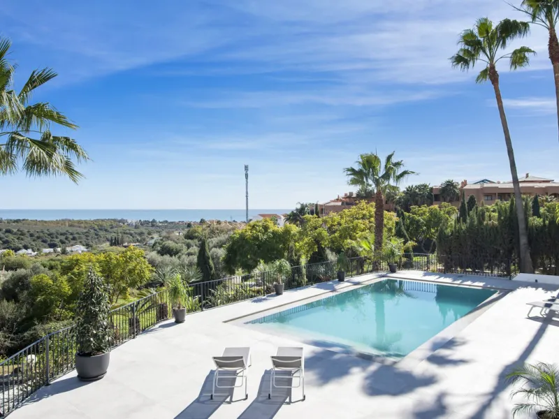 Fully renovated (key ready) completely furnished villa in the Los Flamingos Golf Resort