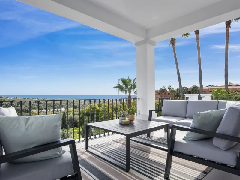 Fully renovated (key ready) completely furnished villa in the Los Flamingos Golf Resort