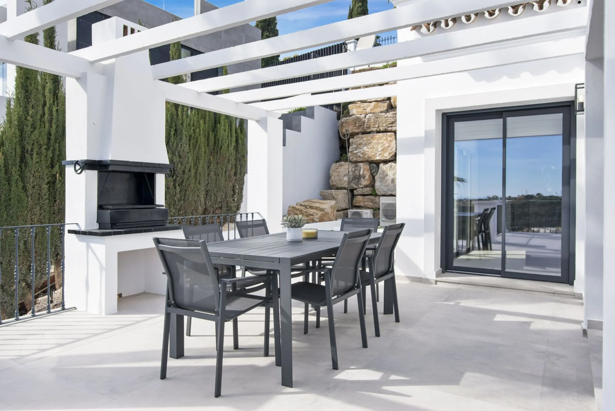 Fully renovated (key ready) completely furnished villa in the Los Flamingos Golf Resort