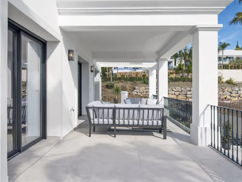 Fully renovated (key ready) completely furnished villa in the Los Flamingos Golf Resort