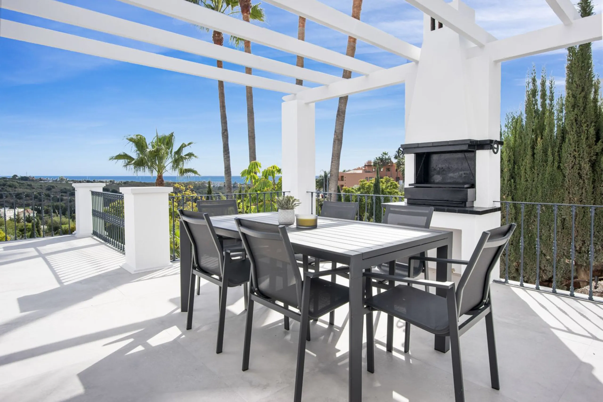 Fully renovated (key ready) completely furnished villa in the Los Flamingos Golf Resort