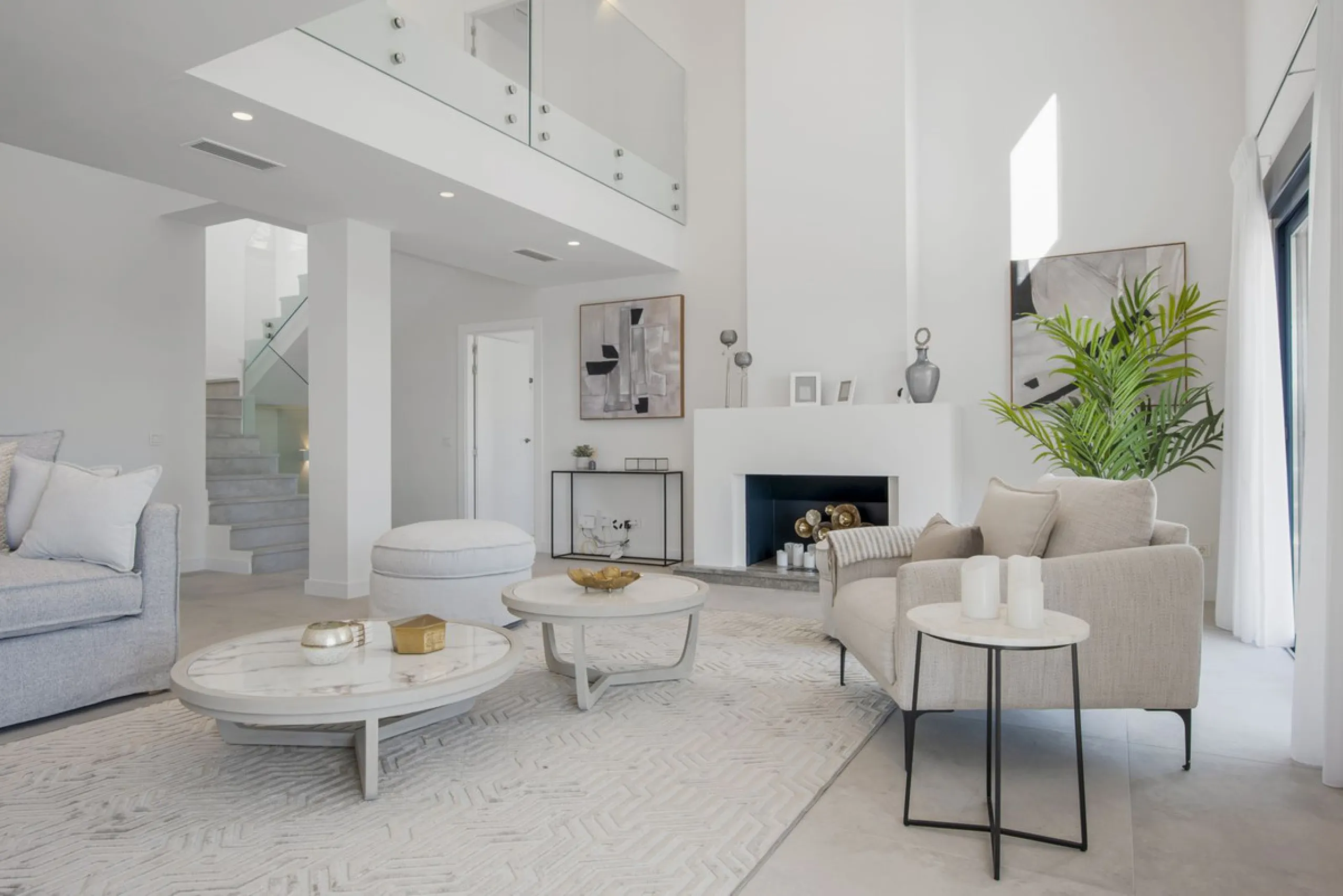 Fully renovated (key ready) completely furnished villa in the Los Flamingos Golf Resort