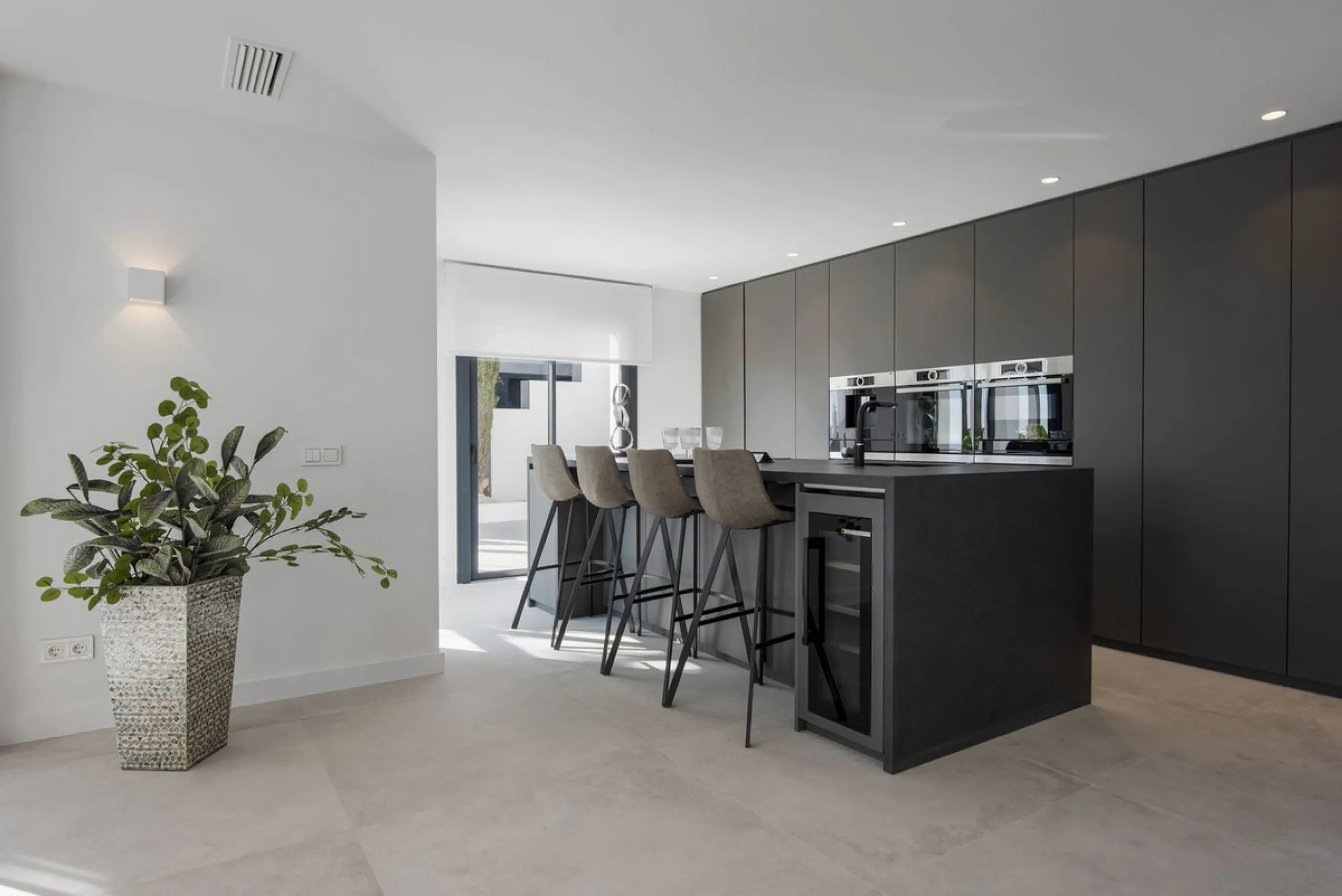 Fully renovated (key ready) completely furnished villa in the Los Flamingos Golf Resort