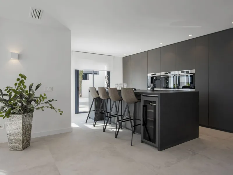 Fully renovated (key ready) completely furnished villa in the Los Flamingos Golf Resort