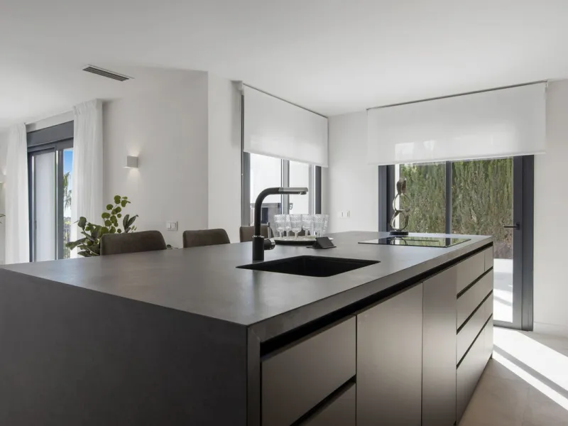 Fully renovated (key ready) completely furnished villa in the Los Flamingos Golf Resort