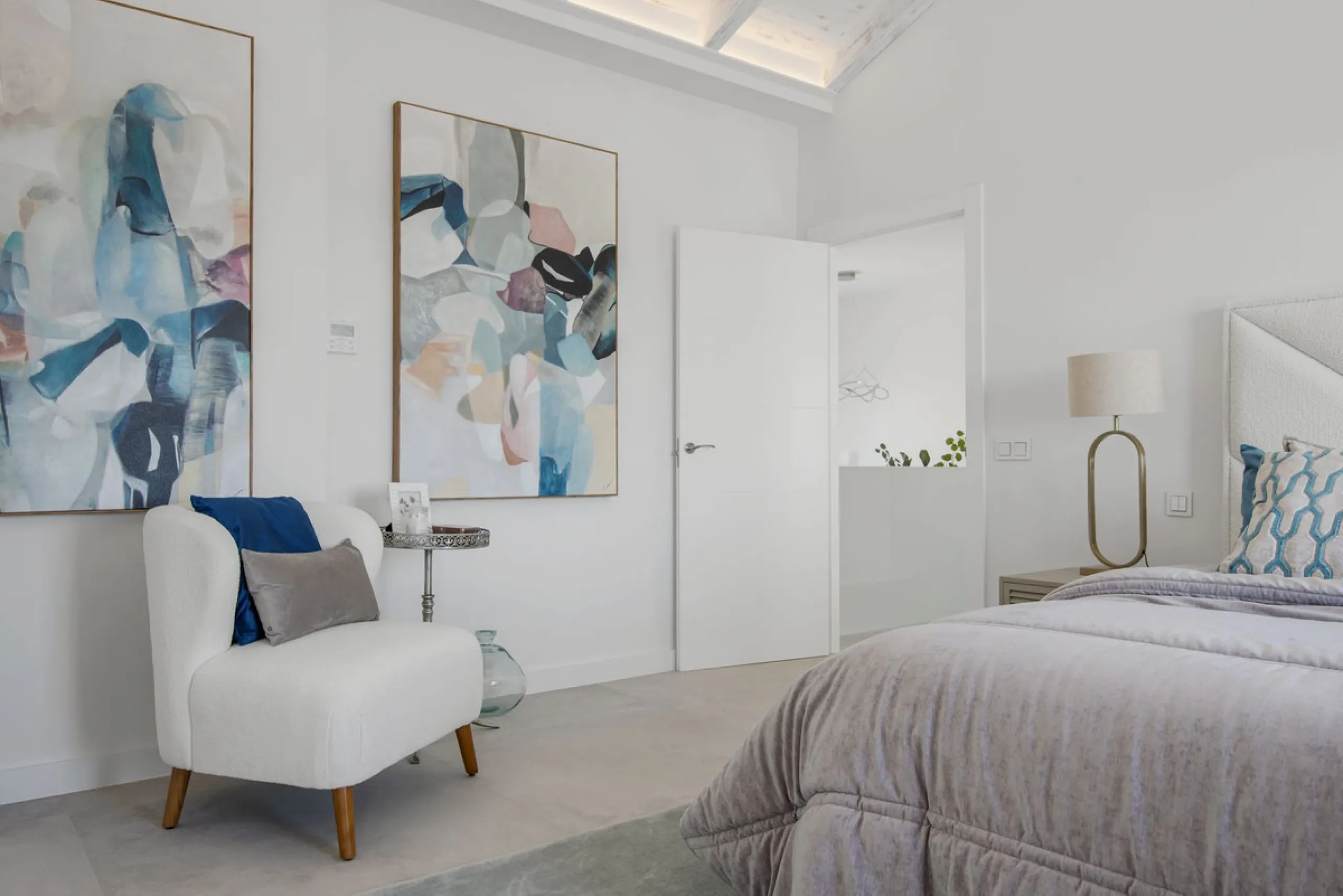 Fully renovated (key ready) completely furnished villa in the Los Flamingos Golf Resort