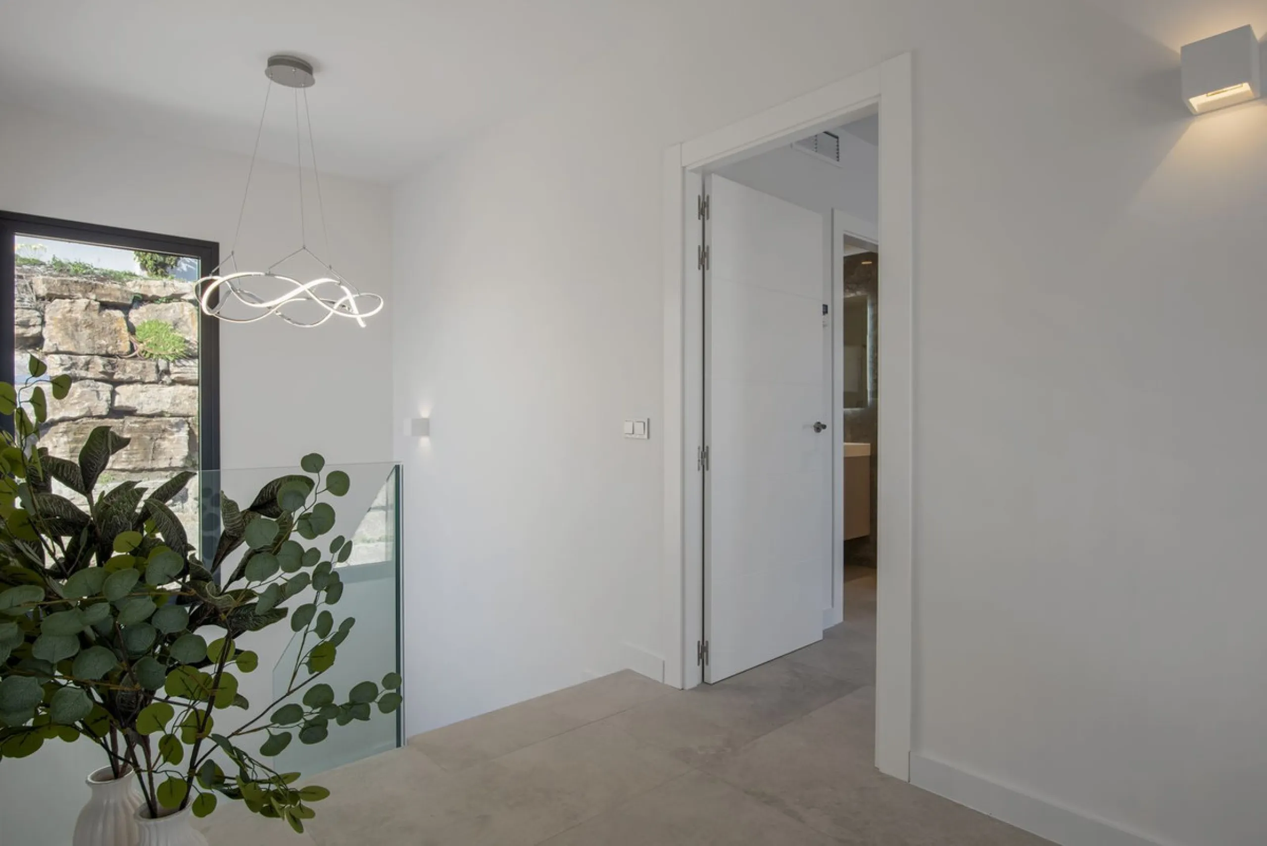 Fully renovated (key ready) completely furnished villa in the Los Flamingos Golf Resort
