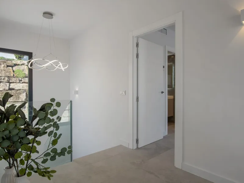 Fully renovated (key ready) completely furnished villa in the Los Flamingos Golf Resort