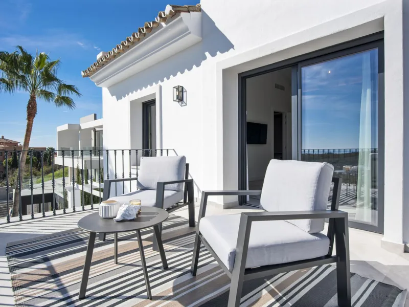 Fully renovated (key ready) completely furnished villa in the Los Flamingos Golf Resort
