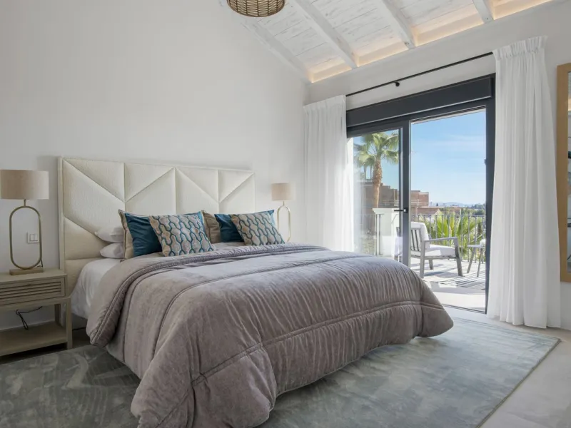 Fully renovated (key ready) completely furnished villa in the Los Flamingos Golf Resort