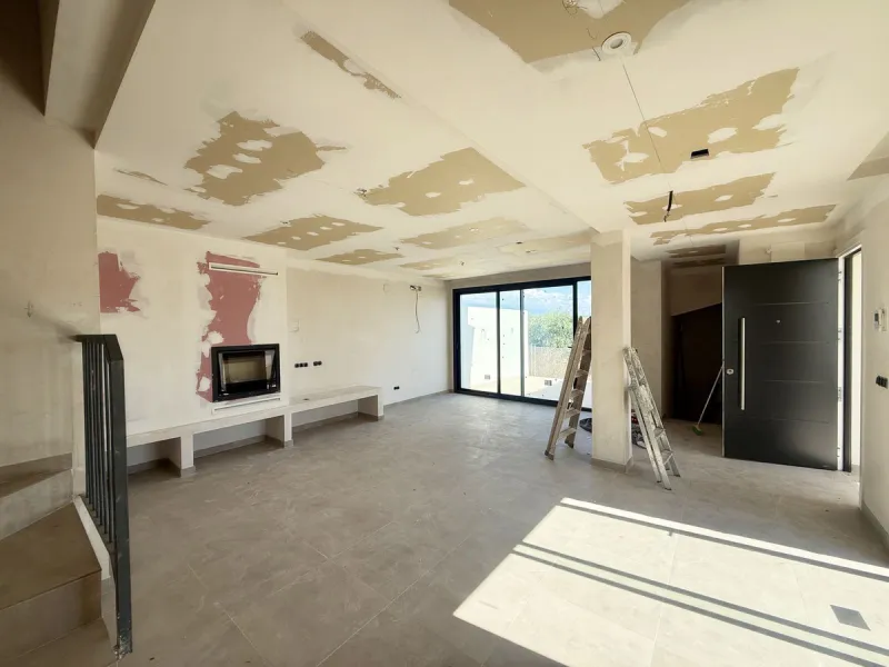 House - Semi-Detached House в продаже в Estepona, Málaga. В доме 2 спален и 2 ванных комнат. Площадь дома 124 м². Площадь участка 151 м²