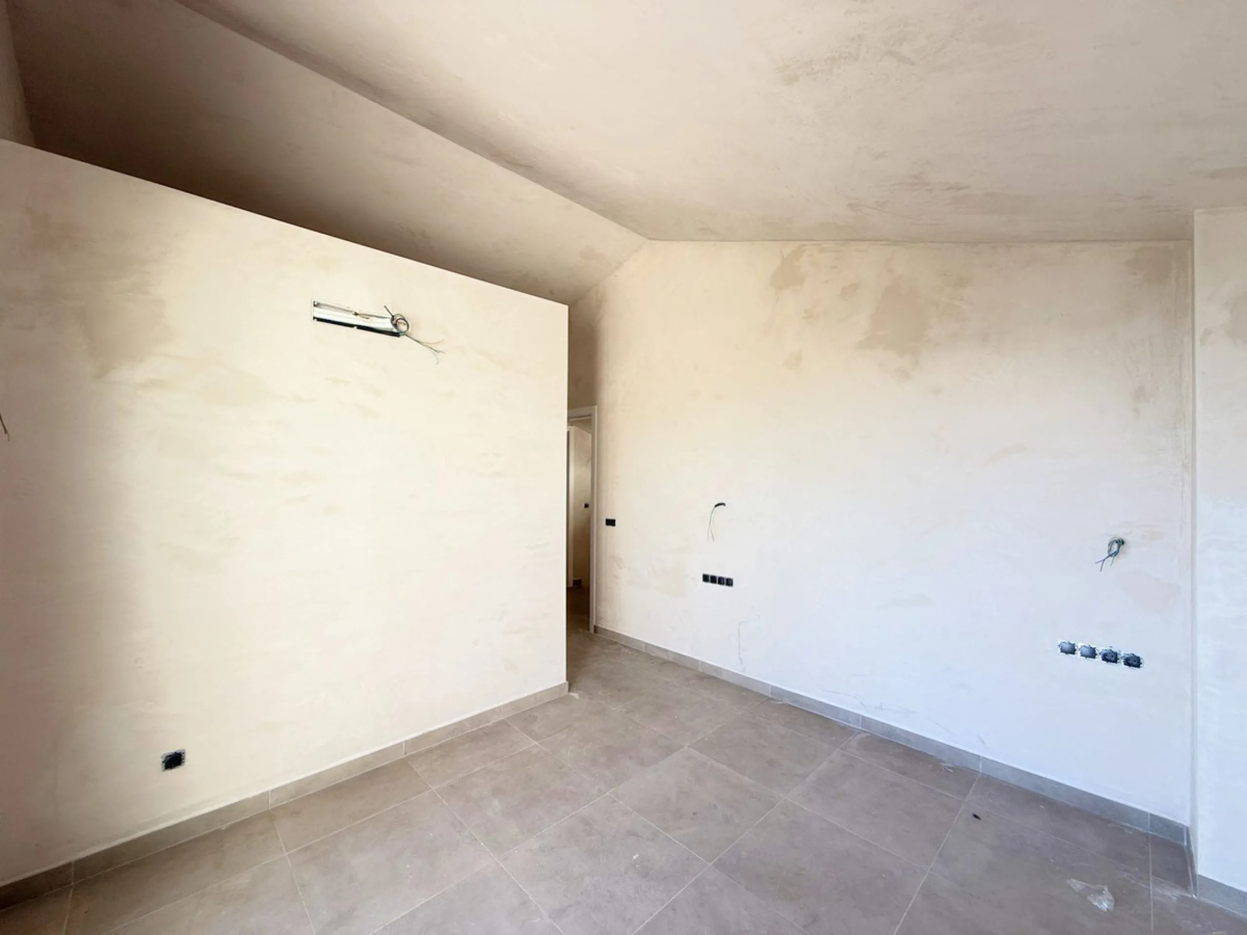 House - Semi-Detached House в продаже в Estepona, Málaga. В доме 2 спален и 2 ванных комнат. Площадь дома 124 м². Площадь участка 151 м²