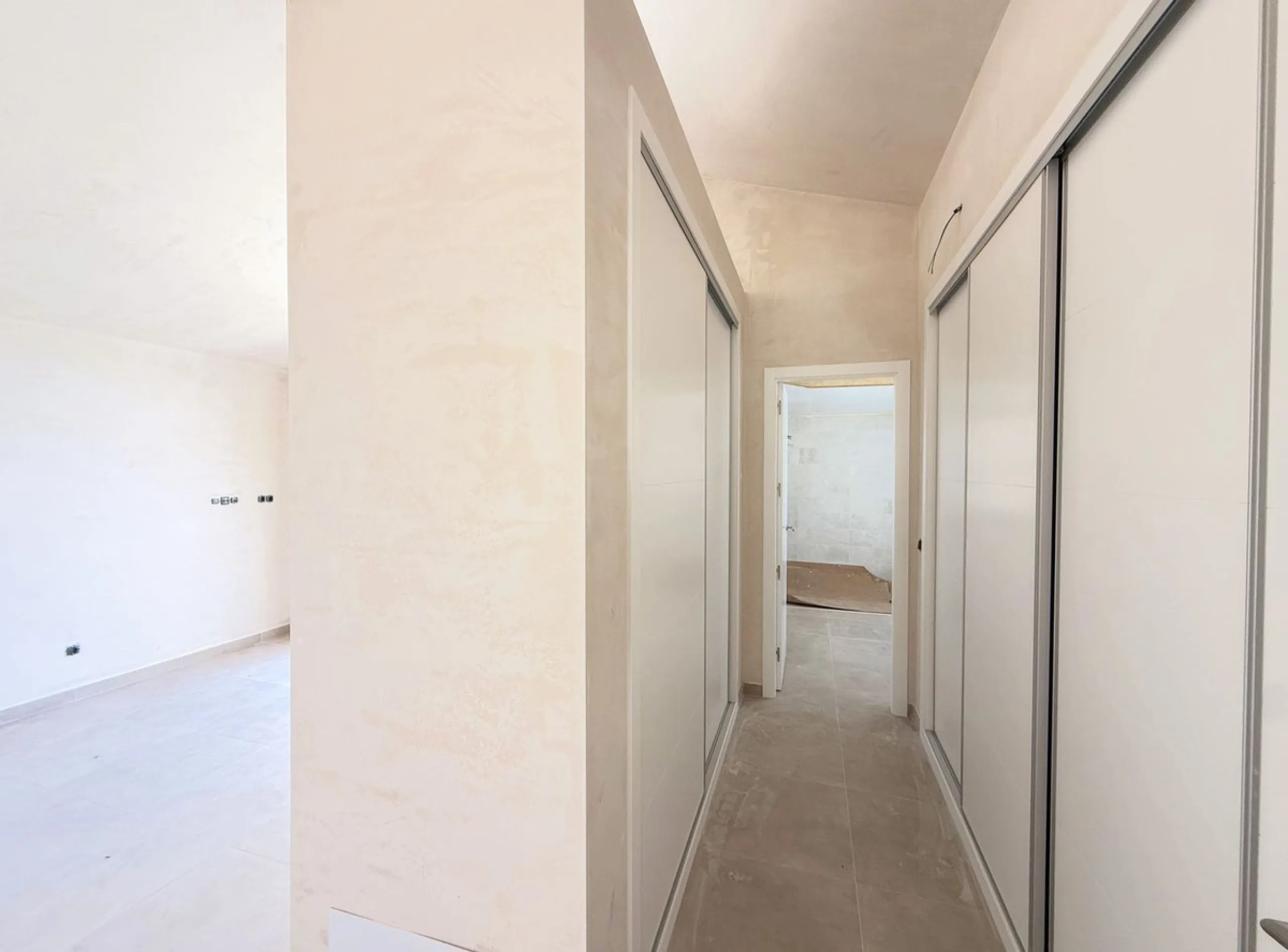House - Semi-Detached House в продаже в Estepona, Málaga. В доме 2 спален и 2 ванных комнат. Площадь дома 124 м². Площадь участка 151 м²