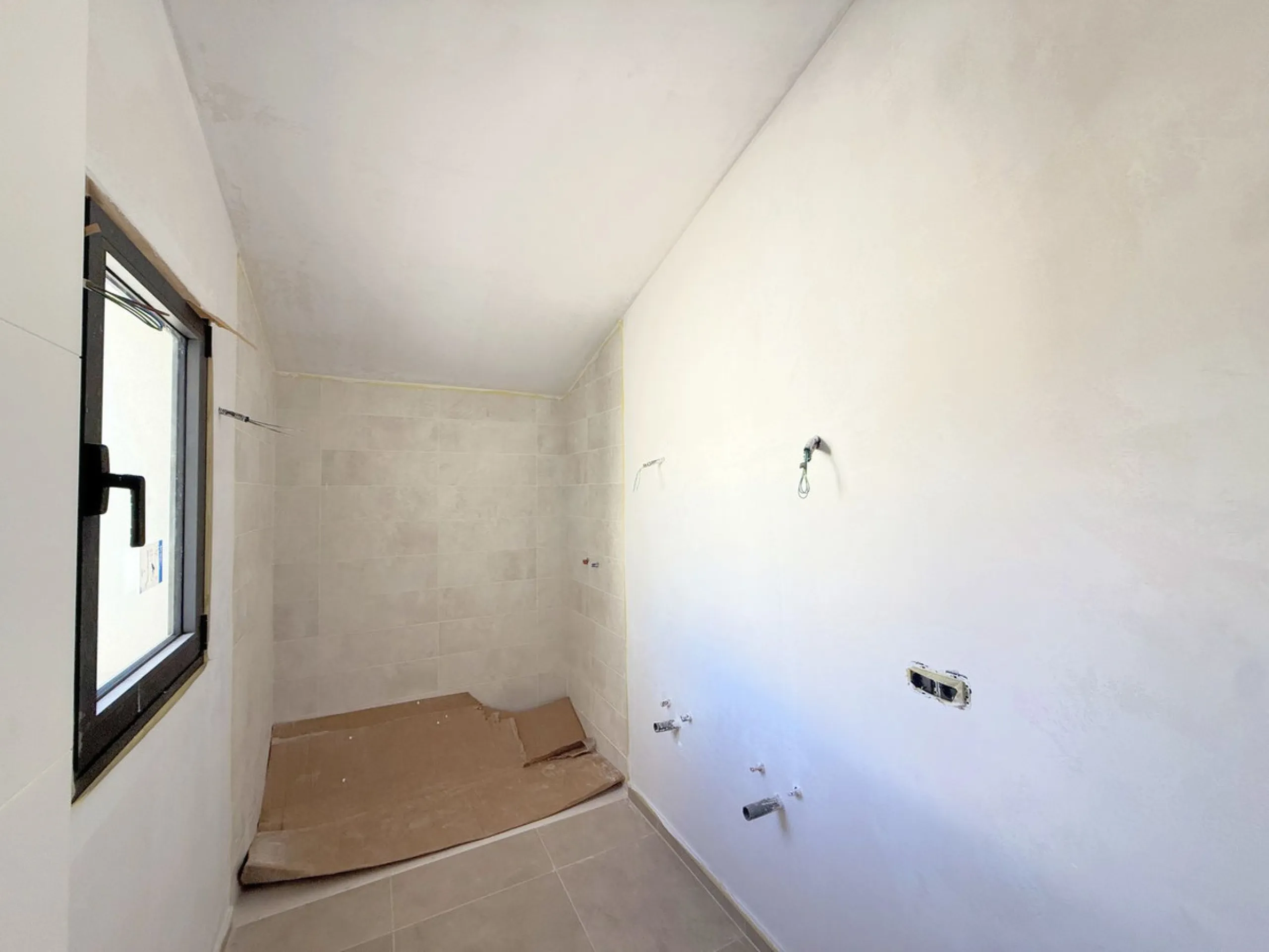 House - Semi-Detached House в продаже в Estepona, Málaga. В доме 2 спален и 2 ванных комнат. Площадь дома 124 м². Площадь участка 151 м²