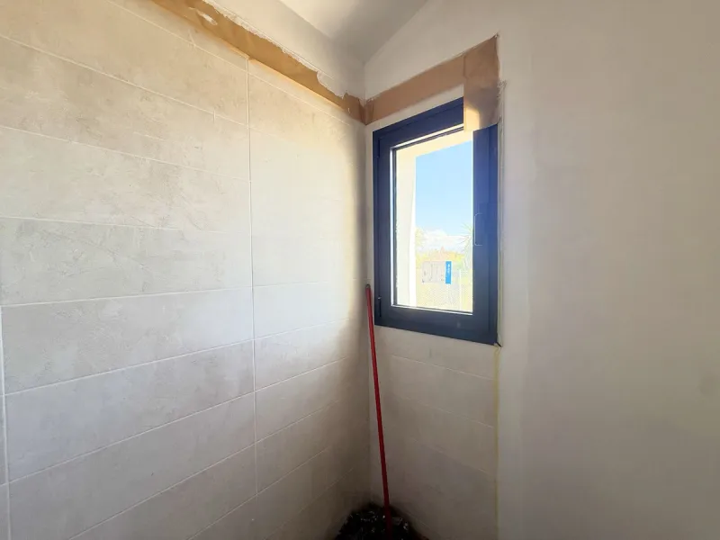 House - Semi-Detached House в продаже в Estepona, Málaga. В доме 2 спален и 2 ванных комнат. Площадь дома 124 м². Площадь участка 151 м²