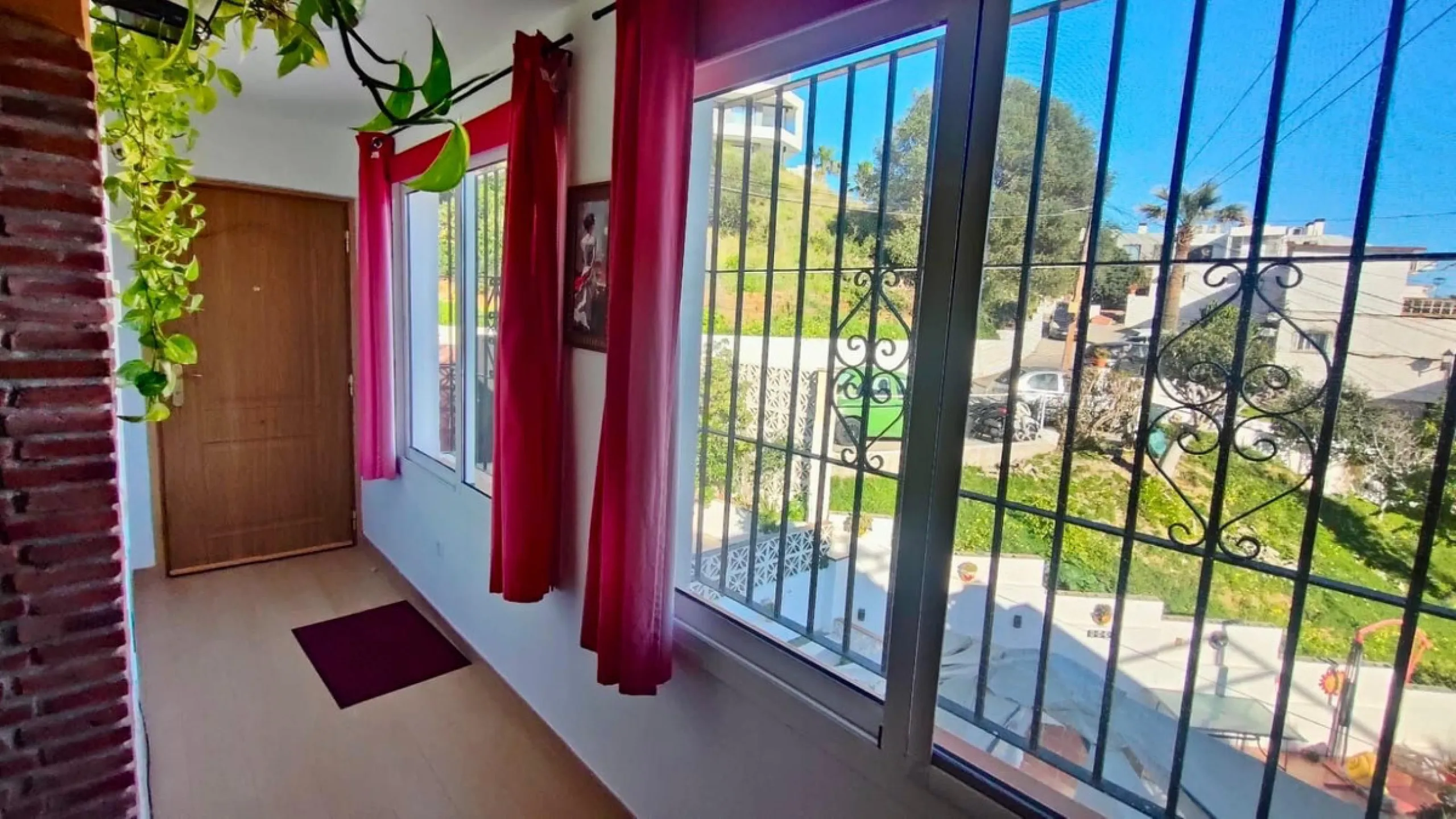 Apartment - Middle Floor Apartment в продаже в Mijas, Málaga. В доме 3 спален и 1 ванных комнат. Площадь дома 73 м²