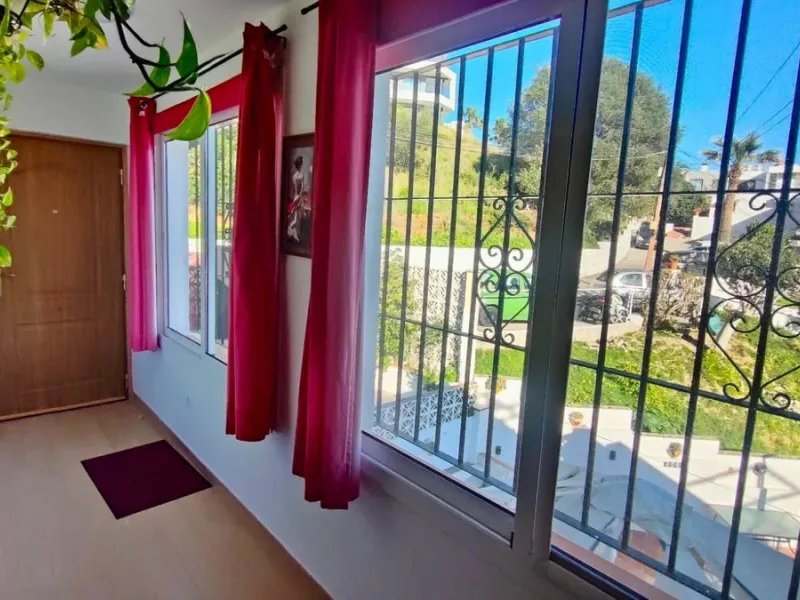 Apartment - Middle Floor Apartment в продаже в Mijas, Málaga. В доме 3 спален и 1 ванных комнат. Площадь дома 73 м²