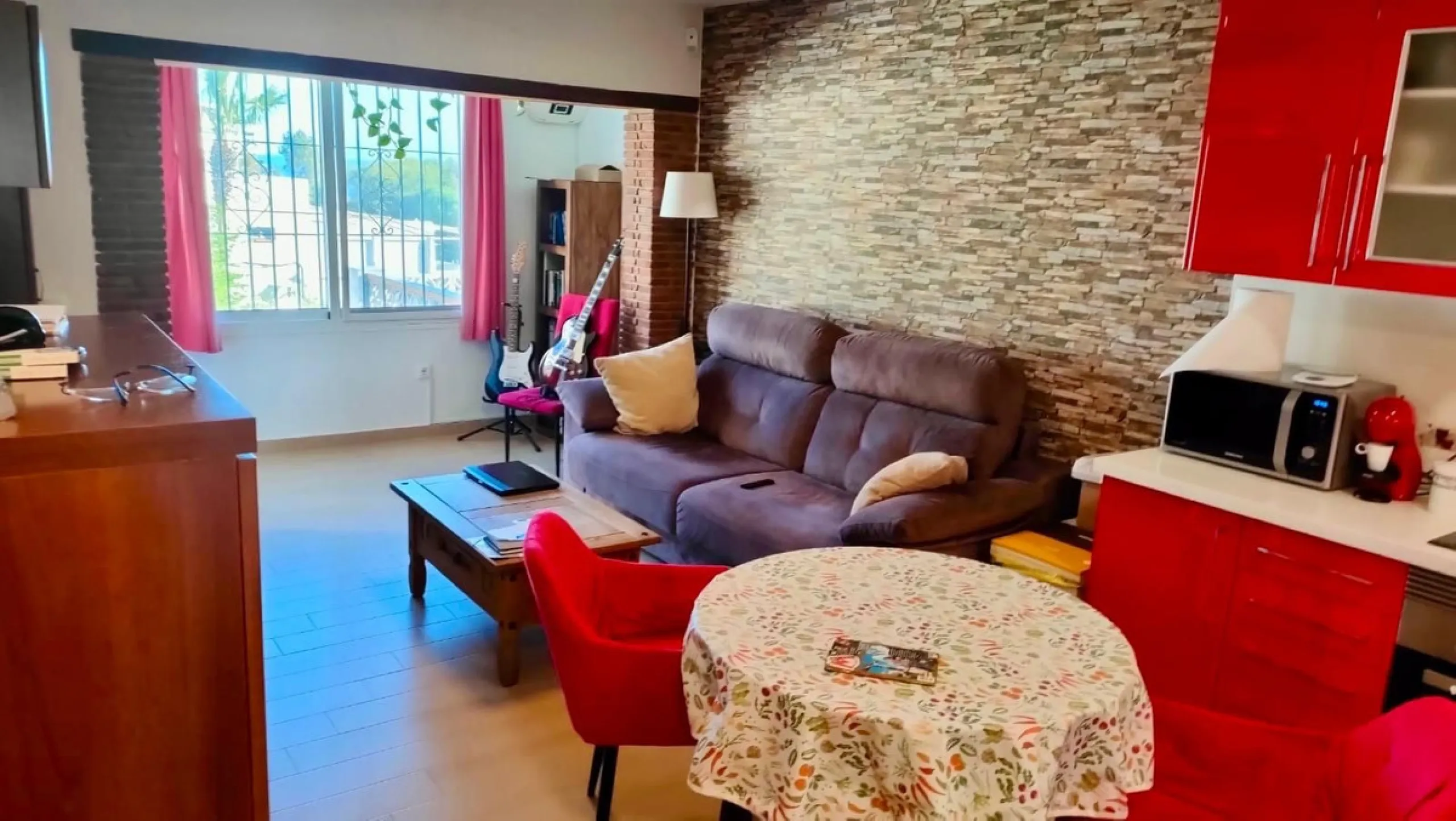 Apartment - Middle Floor Apartment в продаже в Mijas, Málaga. В доме 3 спален и 1 ванных комнат. Площадь дома 73 м²