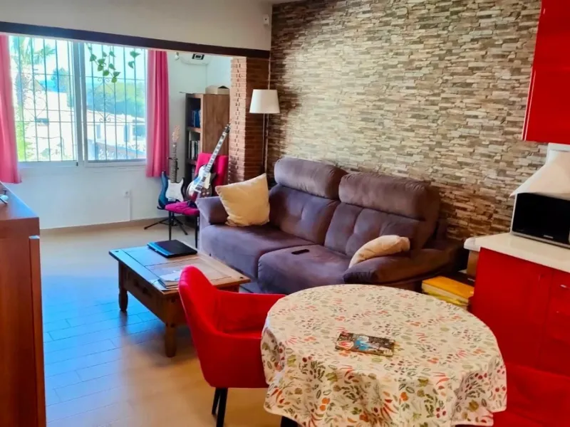 Apartment - Middle Floor Apartment в продаже в Mijas, Málaga. В доме 3 спален и 1 ванных комнат. Площадь дома 73 м²