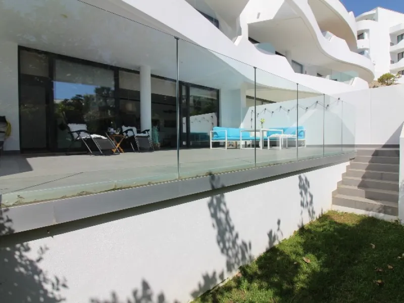 Fantastic  apartment located in the sought-after area  Higueron. The apartment is ready to move into. This beautiful apartment consists of two bedrooms and two lovely large bathrooms. Modern kitchen with everything and open to the beautiful living/dining 