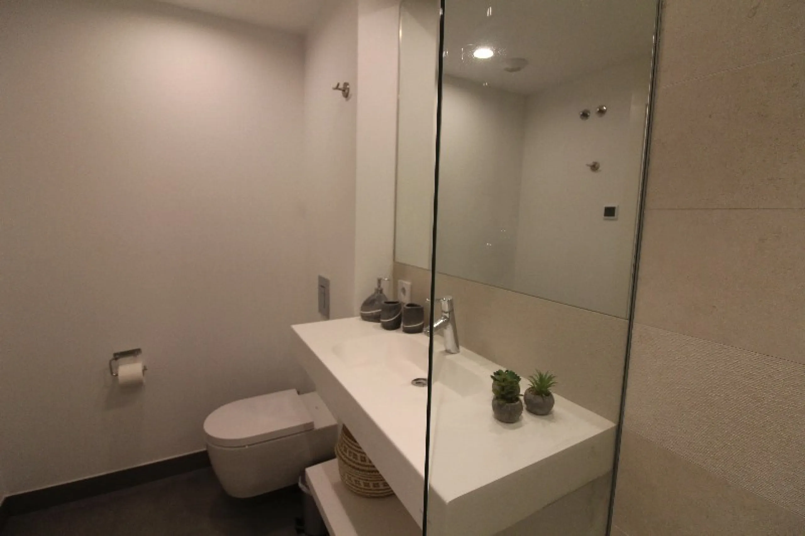 Fantastic  apartment located in the sought-after area  Higueron. The apartment is ready to move into. This beautiful apartment consists of two bedrooms and two lovely large bathrooms. Modern kitchen with everything and open to the beautiful living/dining 