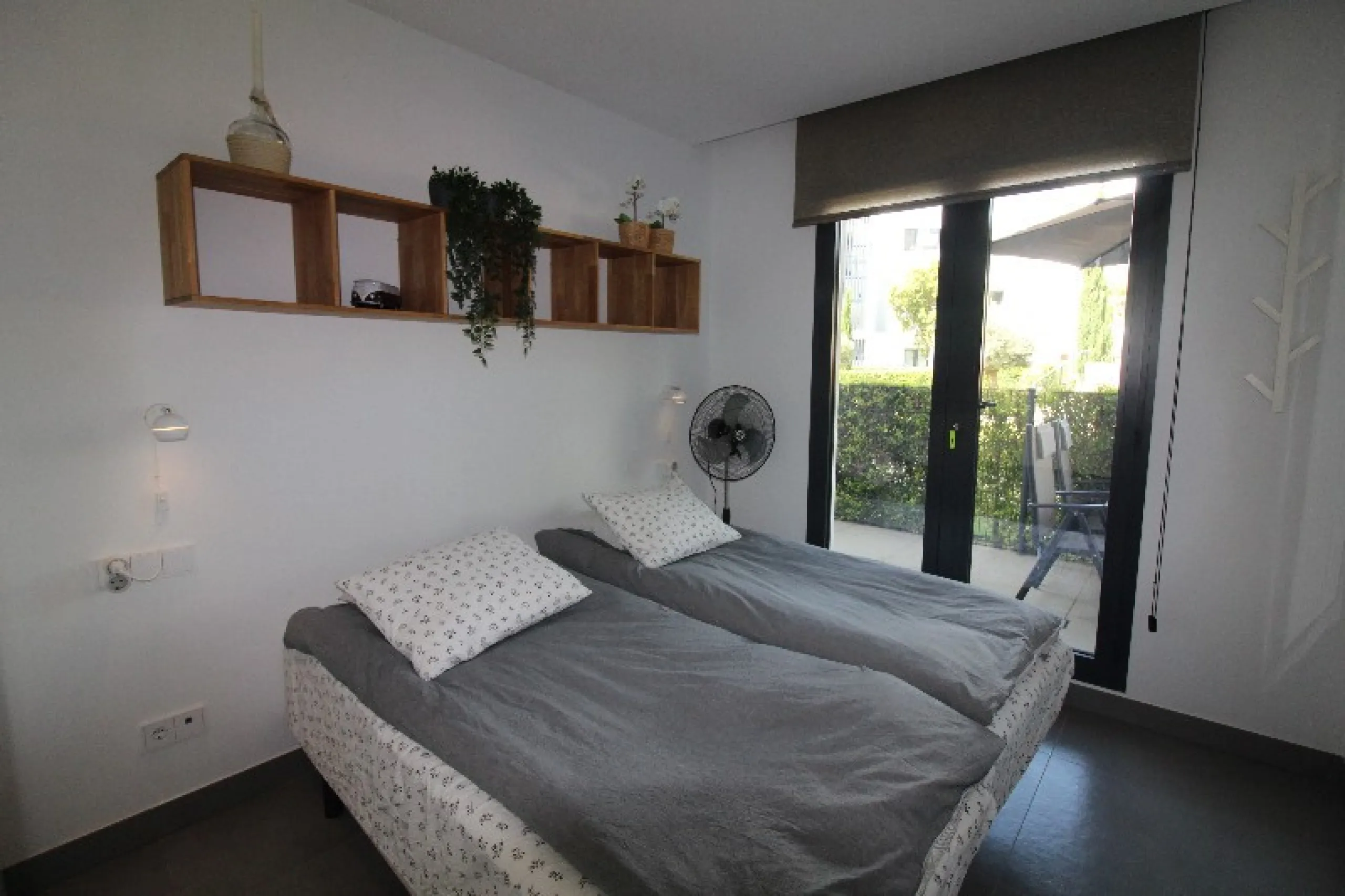 Fantastic  apartment located in the sought-after area  Higueron. The apartment is ready to move into. This beautiful apartment consists of two bedrooms and two lovely large bathrooms. Modern kitchen with everything and open to the beautiful living/dining 