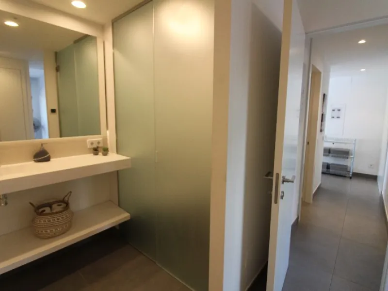 Fantastic  apartment located in the sought-after area  Higueron. The apartment is ready to move into. This beautiful apartment consists of two bedrooms and two lovely large bathrooms. Modern kitchen with everything and open to the beautiful living/dining 