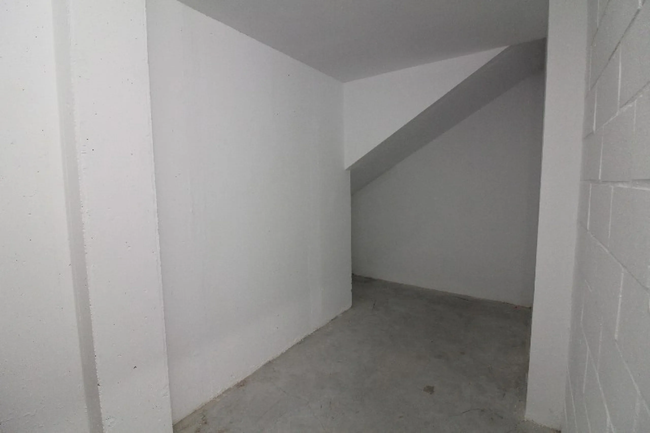Fantastic  apartment located in the sought-after area  Higueron. The apartment is ready to move into. This beautiful apartment consists of two bedrooms and two lovely large bathrooms. Modern kitchen with everything and open to the beautiful living/dining 