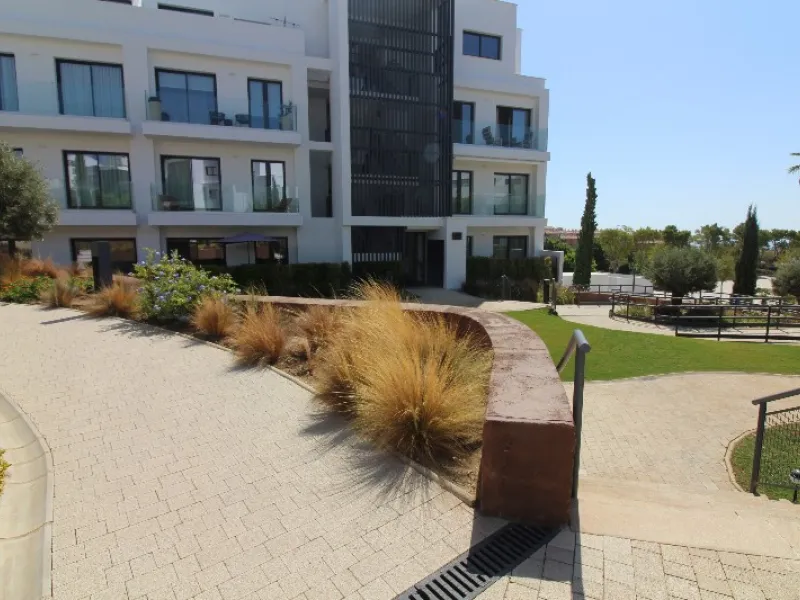 Fantastic  apartment located in the sought-after area  Higueron. The apartment is ready to move into. This beautiful apartment consists of two bedrooms and two lovely large bathrooms. Modern kitchen with everything and open to the beautiful living/dining 